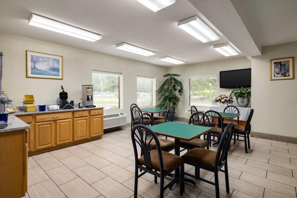 Days Inn By Wyndham North Columbia Ft Jackson 36/50