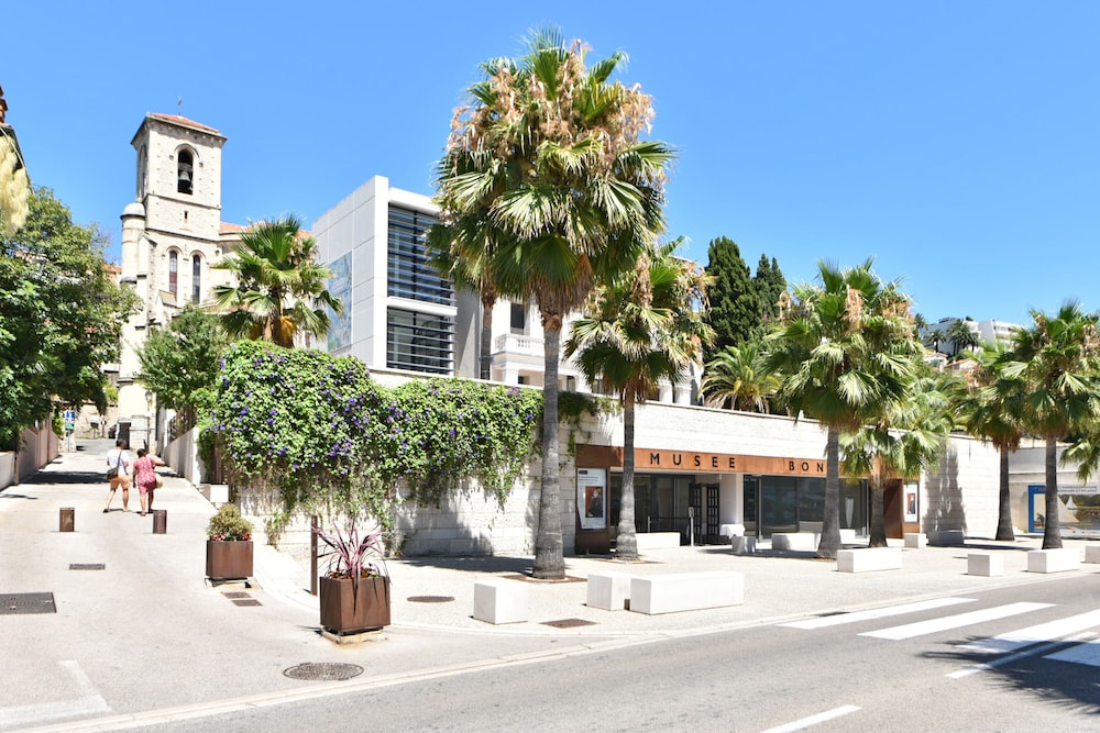 Zenitude Hotel-Residences Le Cannet 40/50
