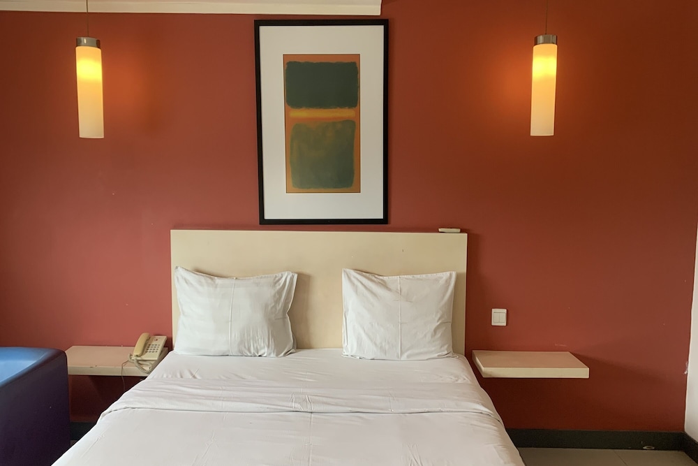 The Plaza Hotel Glodok 15/47