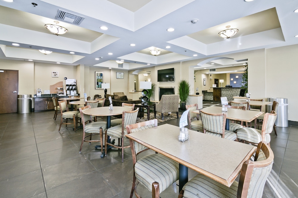 Holiday Inn Express Hotel And Suites Carthage 59/79