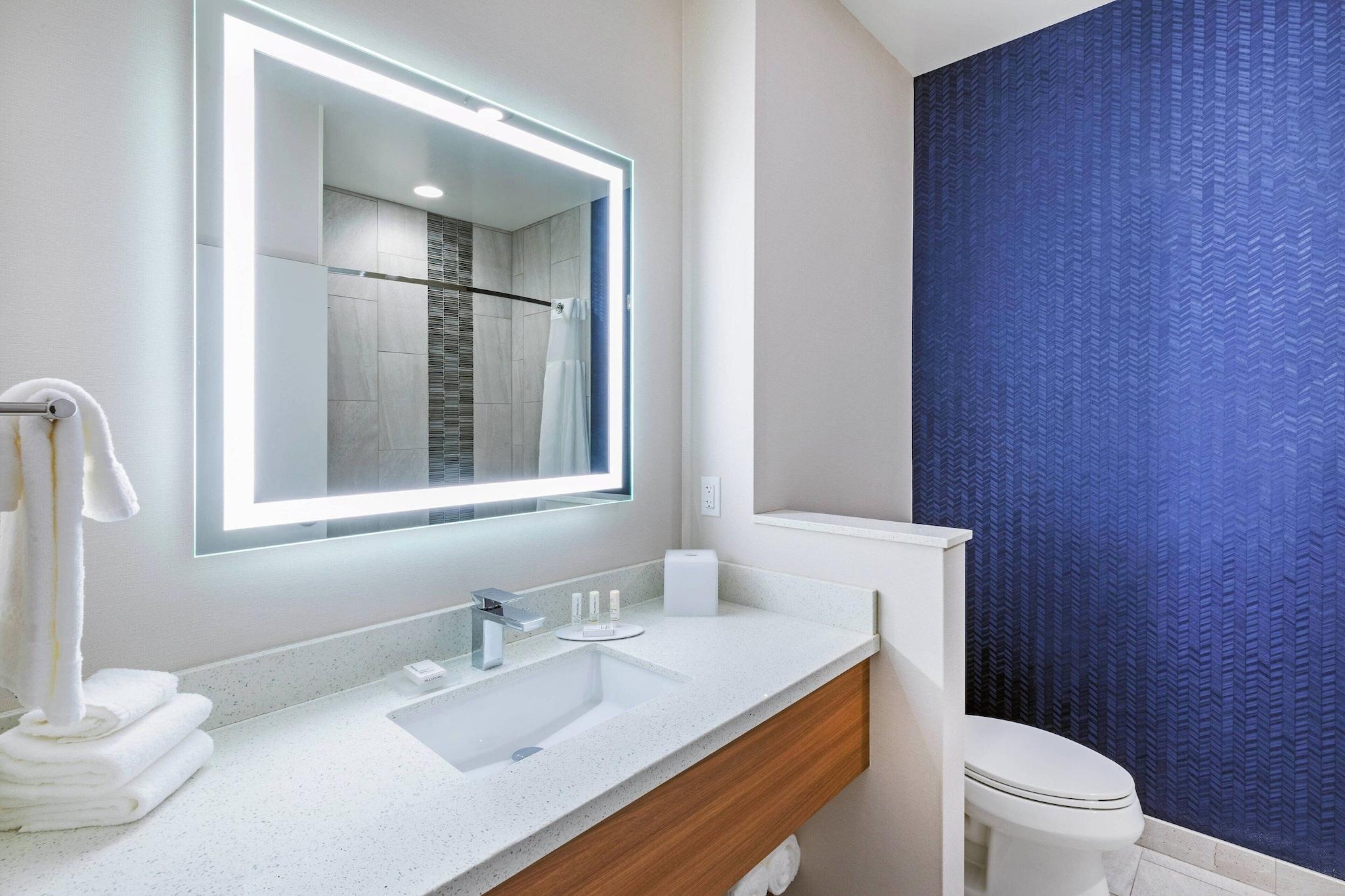 استوديو بسرير كوين، Fairfield Inn & Suites by Marriott Aberdeen 2/2