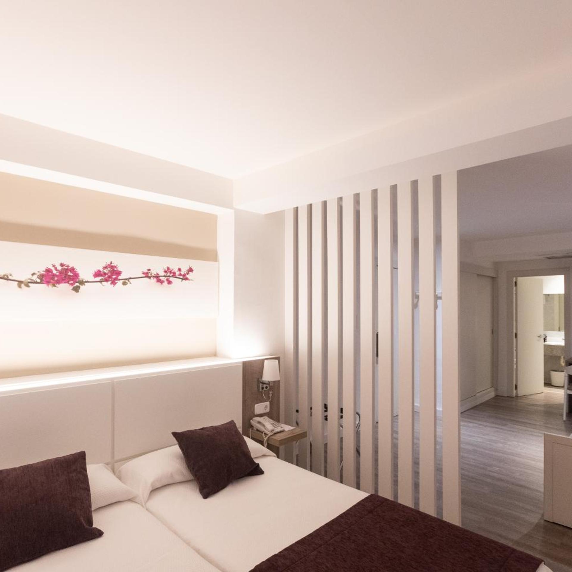 Room, Single, Double Bed, Lateral Side Sea View