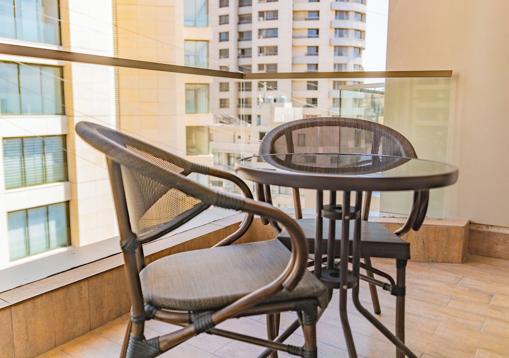 Britannia Suites 28/37