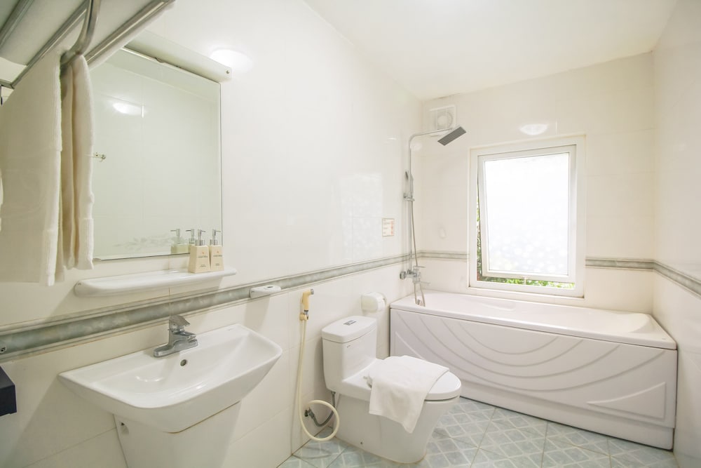 Thung Nham Hotel & Resort 48/50