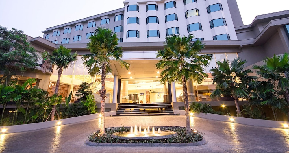 Grand Riverside Hotel Phitsanulok 1/65