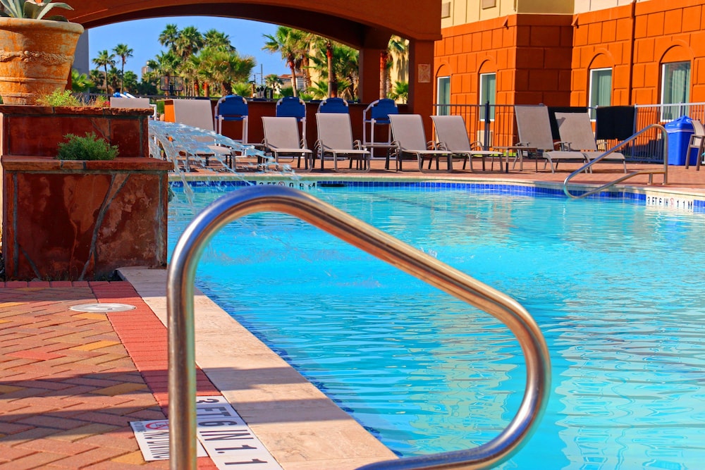Holiday Inn Express Suites South Padre Island 5/62