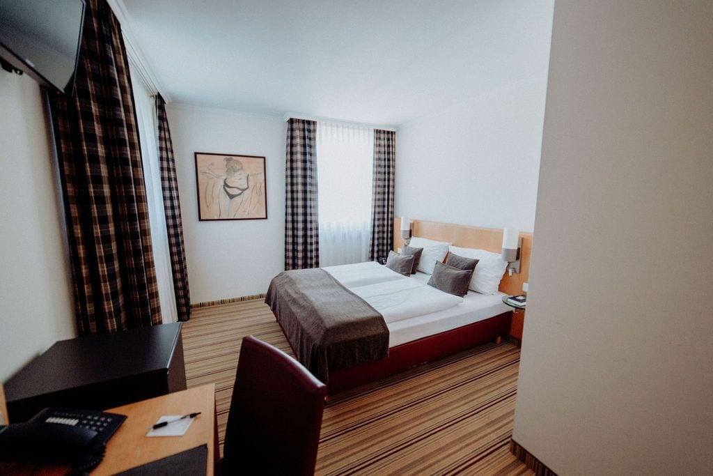 COMFORT, DOUBLE BED