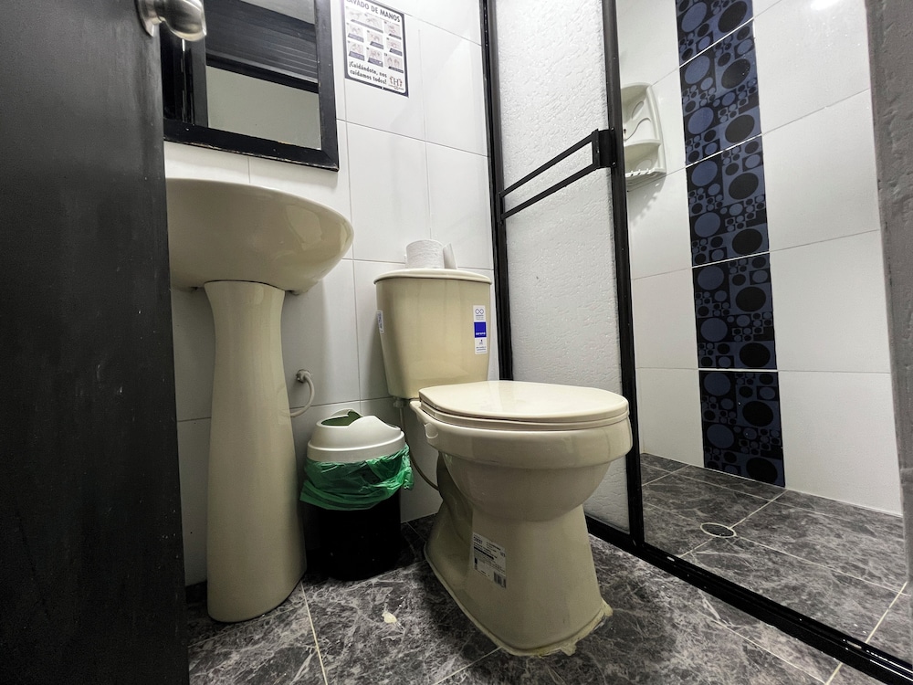 Hotel Laureles de Aburra Medellin 47/49