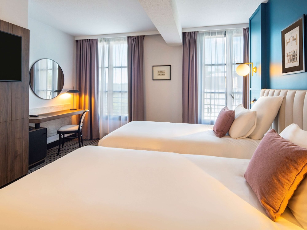 Mercure Versailles Chateau 12/63