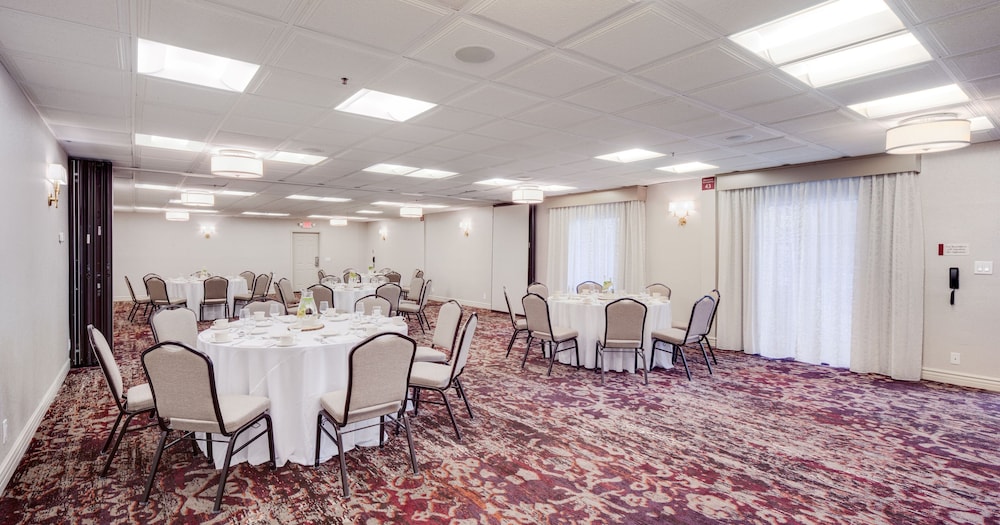 Ayres Hotel Suites Costa Mesa Newport Beach 39/50