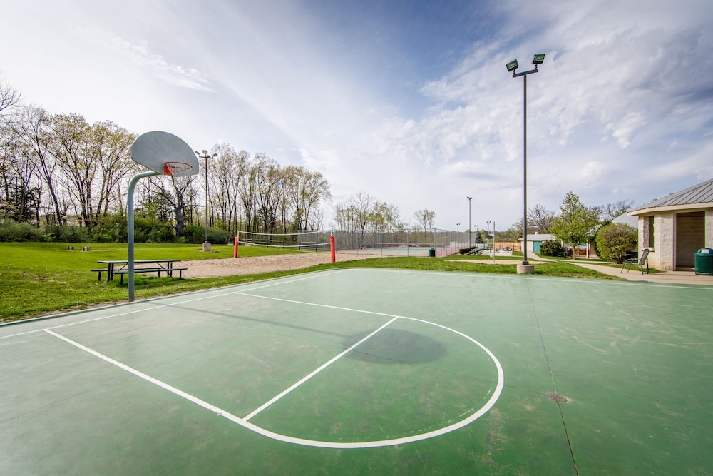 Holiday Inn Club Vacations Fox River Resort at Sheridan 27/47