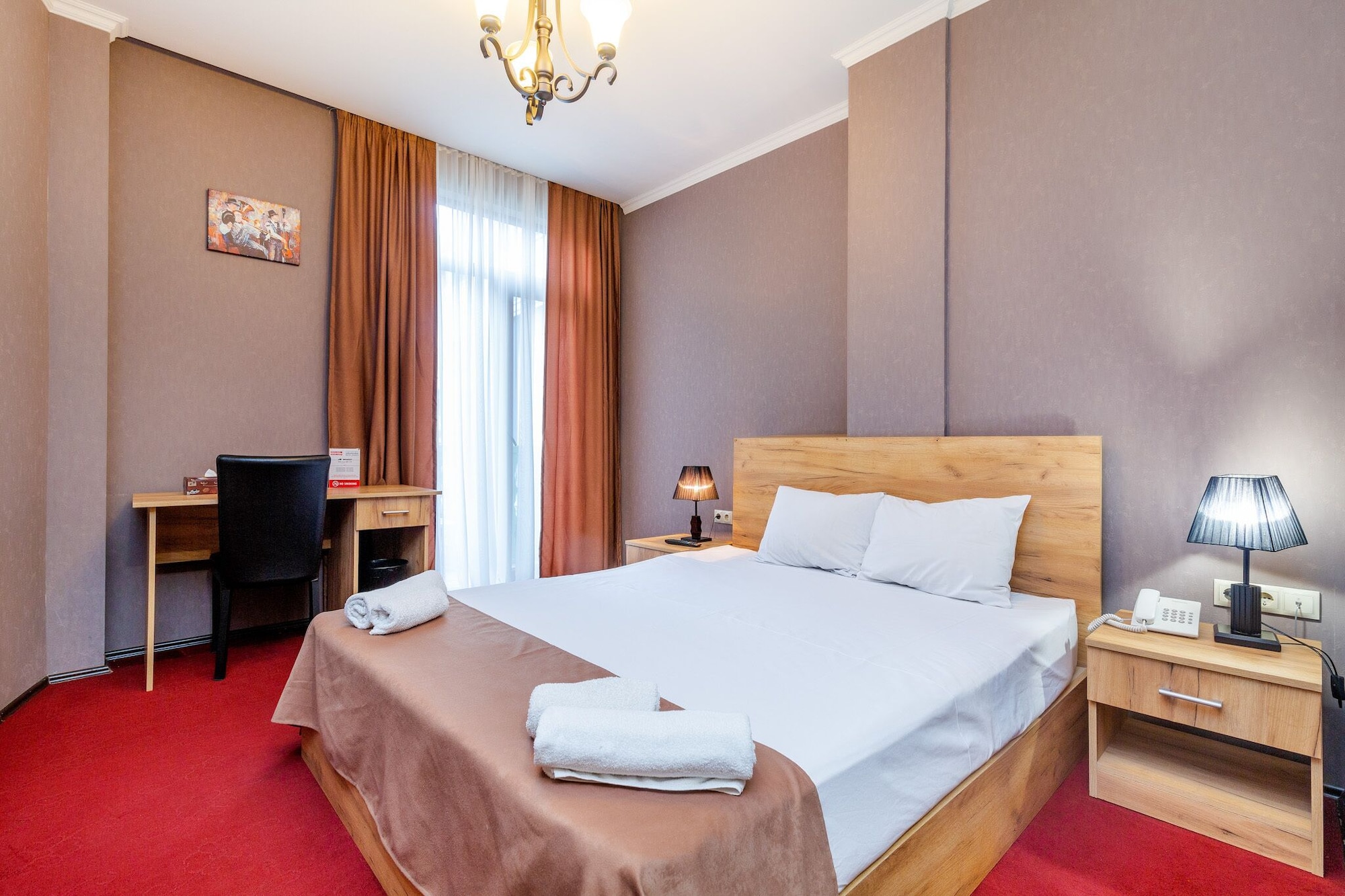 غرفة قياسية بسرير مزدوج بإطلالة على الفناء بشرفة، HOTEL MARLYN 3/6