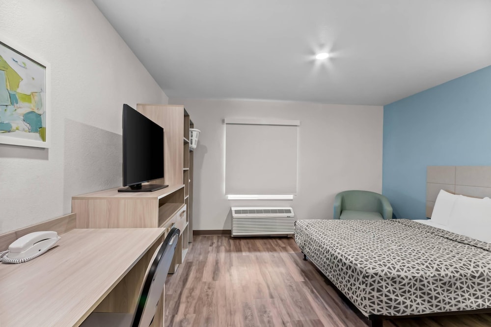 WoodSpring Suites Gilbert - Mesa Gateway Airport 20/41