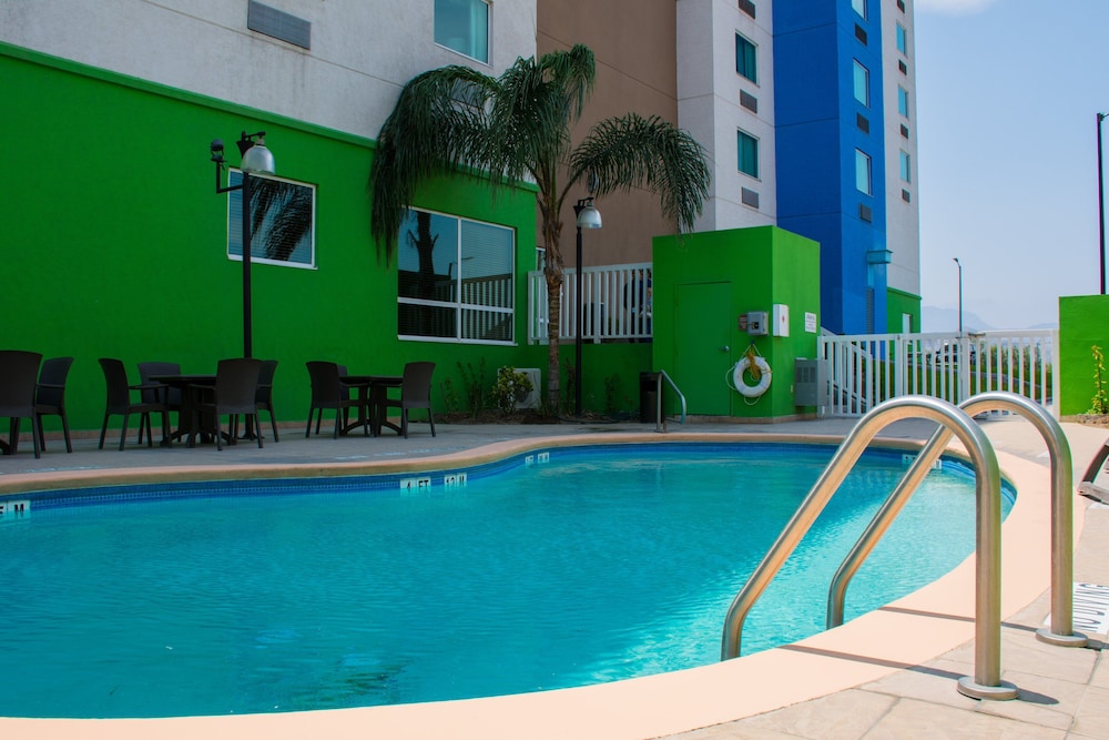 Holiday Inn Express Saltillo Zona Aeropuerto 1/40