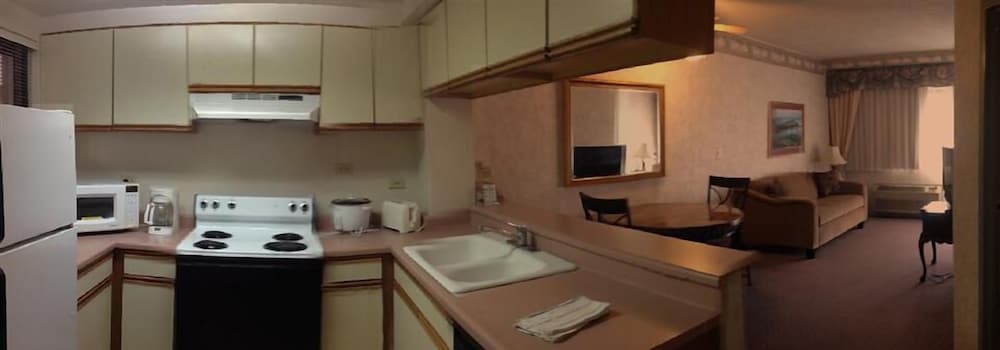 Guam Airport Hotel 14/33