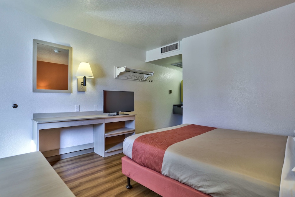 Motel6 Flagstaff, AZ - Butler 24/50