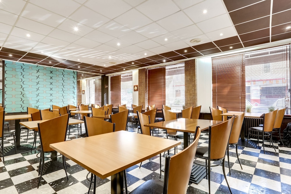 restaurant cafeteria