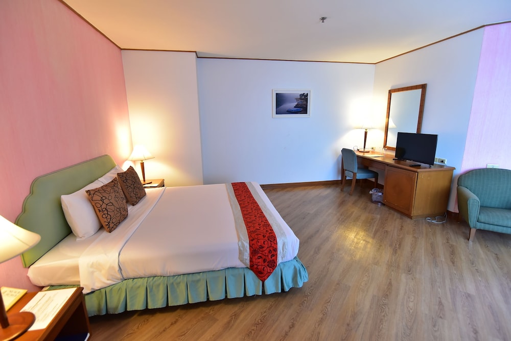 Thumrin Thana Hotel 13/71