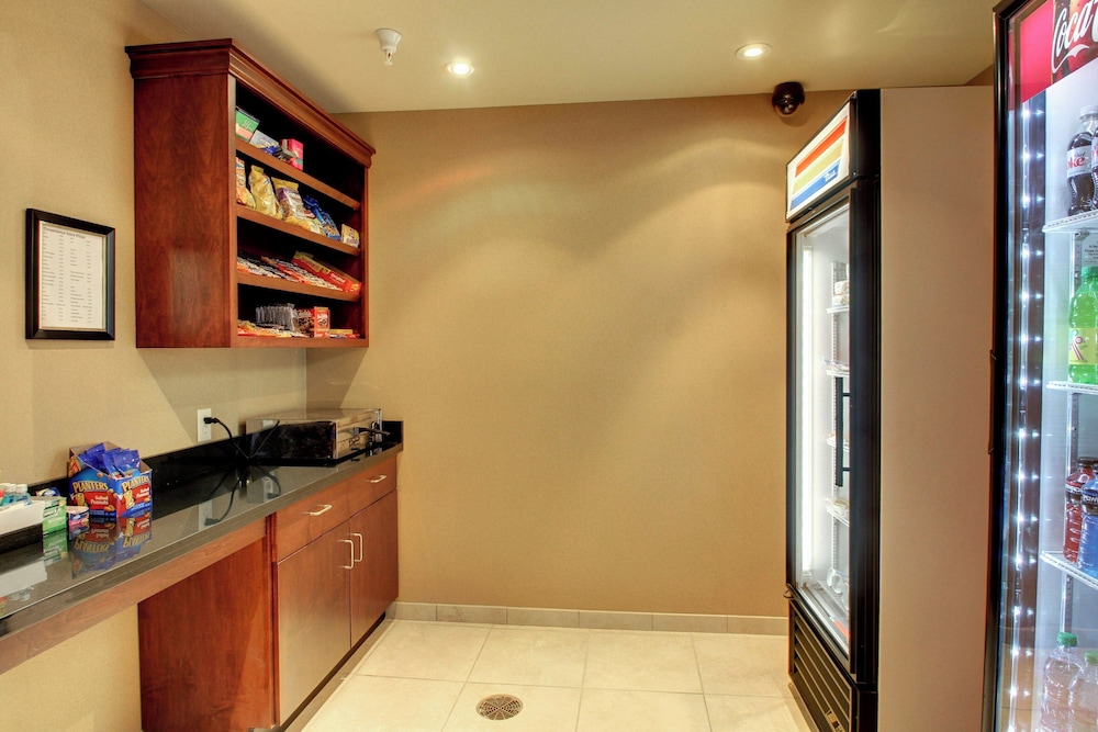 Cobblestone Inn & Suites - Harvey 4/50
