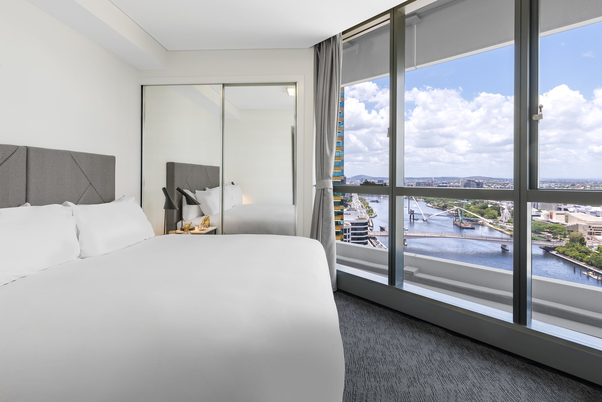 Meriton Suites Herschel Street 2/26