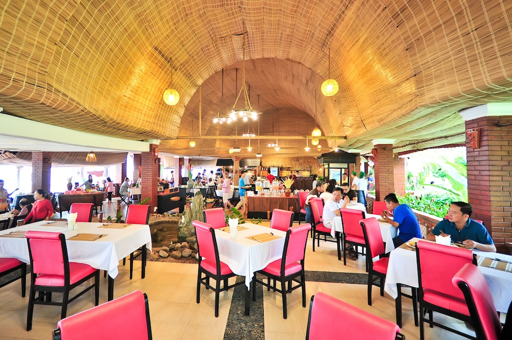 Four Oceans Resort 24/42