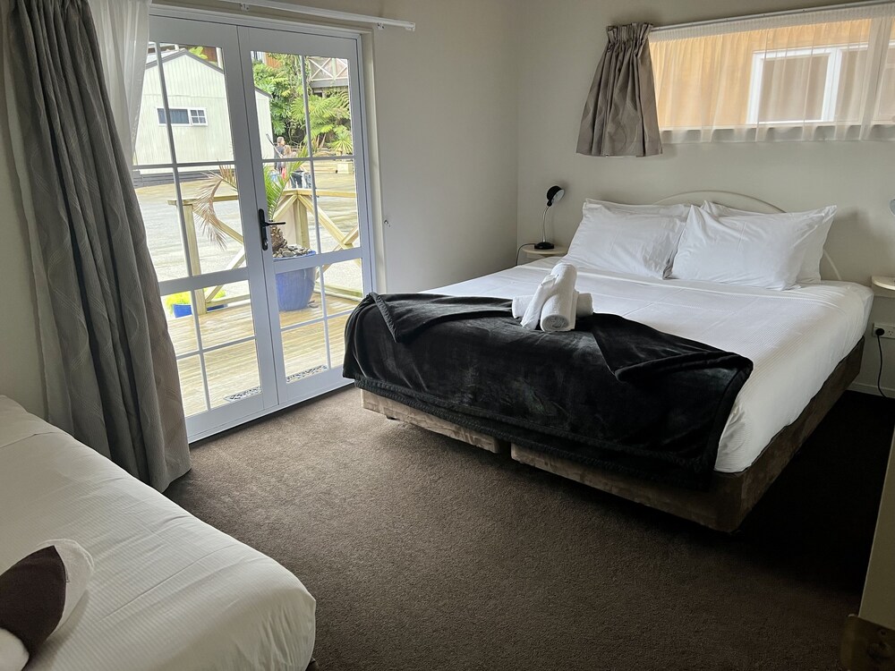 Anchor Lodge Resort 15/73