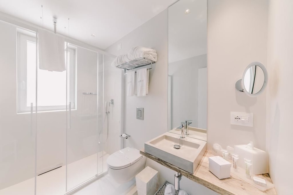 Suite 10 Home Design & Spa 64/69