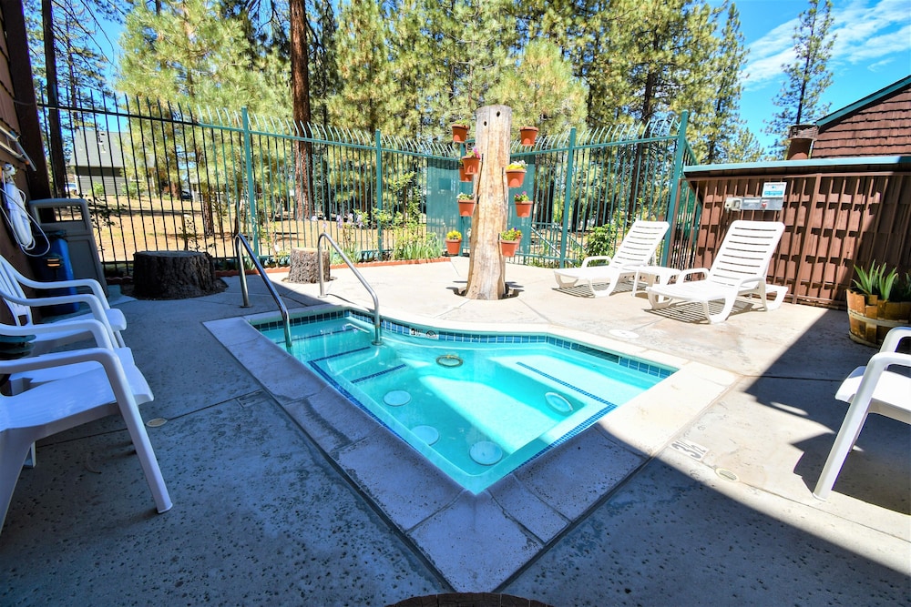 Getaways at Snow Lake Lodge 21/50