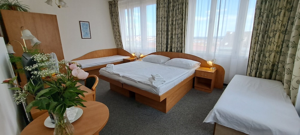 Legie Hotel 14/45