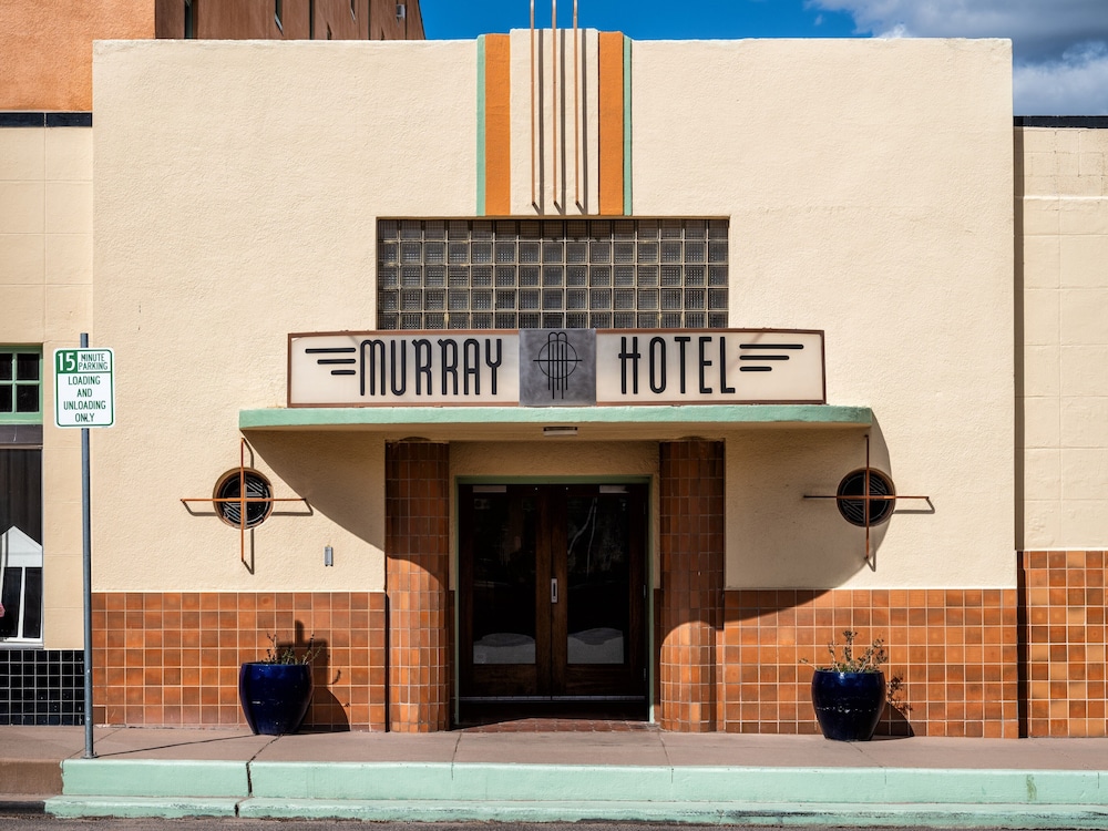 Murray Hotel 2/40