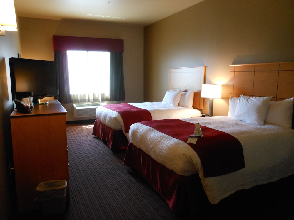 Best Western Golden Prairie Inn & Suites 12/38