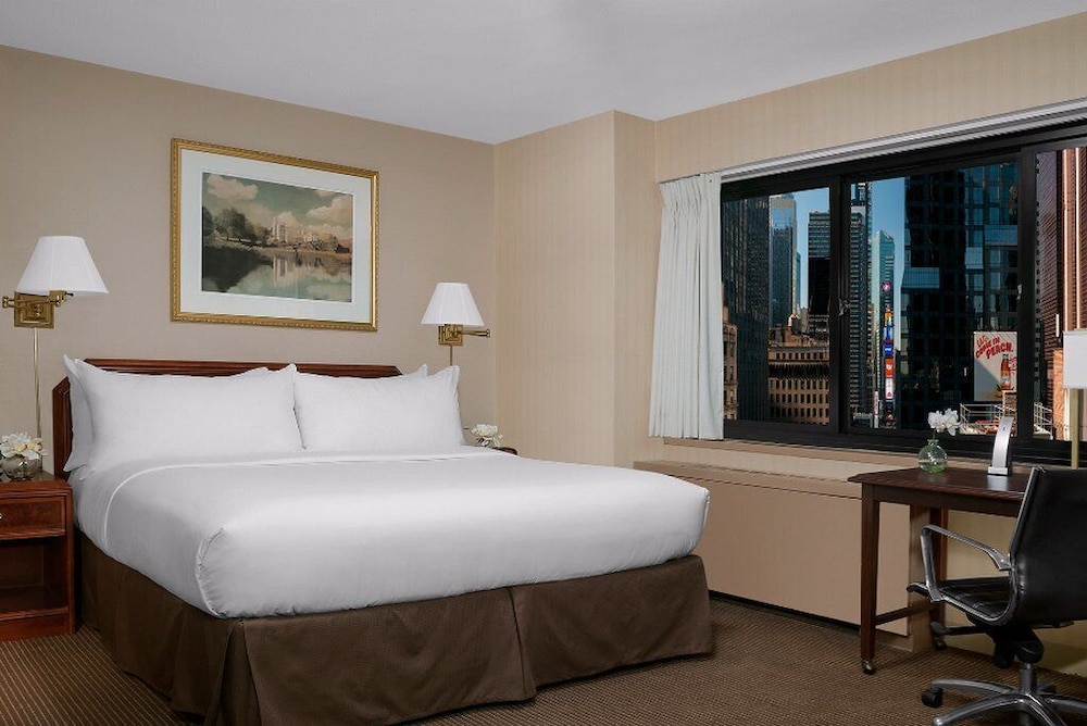 Crowne Plaza Manhattan Times Square by IHG 29/90
