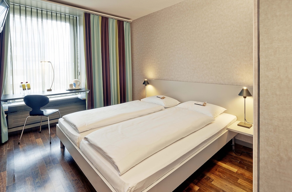 STANDARD, DOUBLE BED