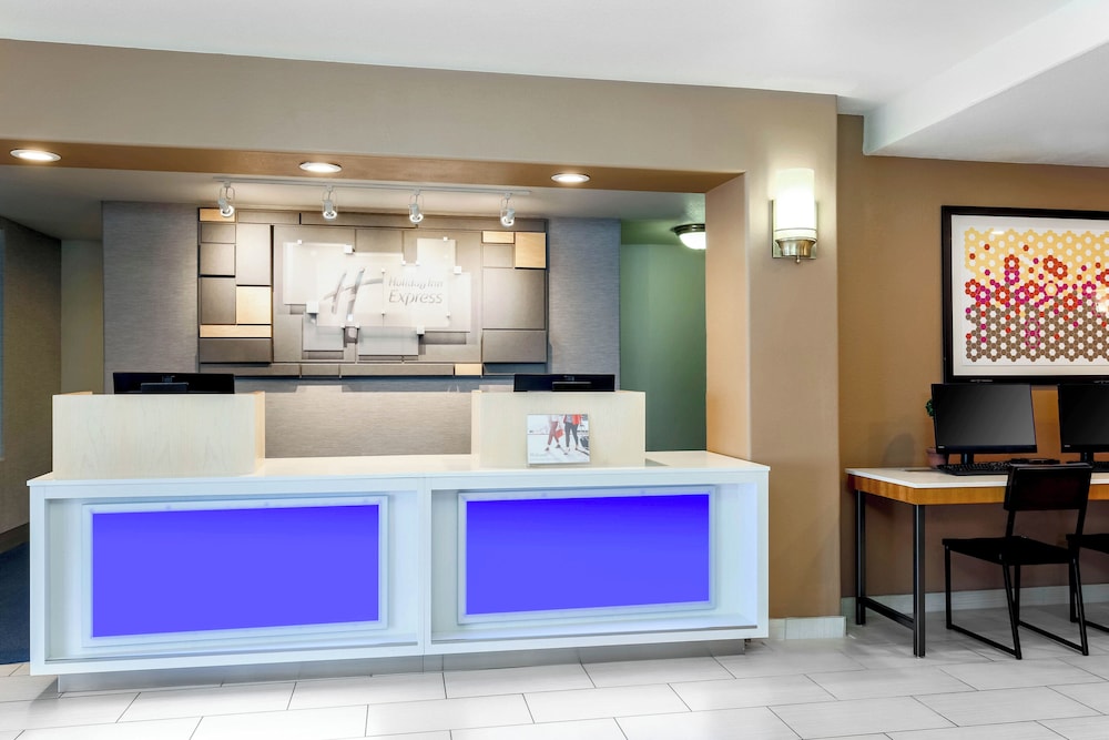 Holiday Inn Express Lancaster 7/70