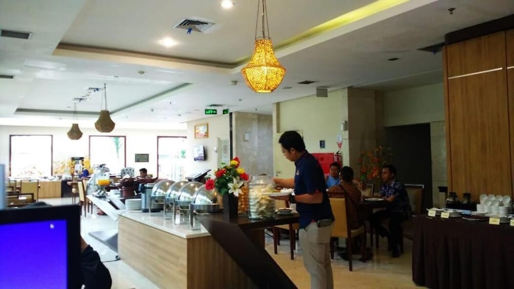 Hotel Namira Syariah Pekalongan 40/61