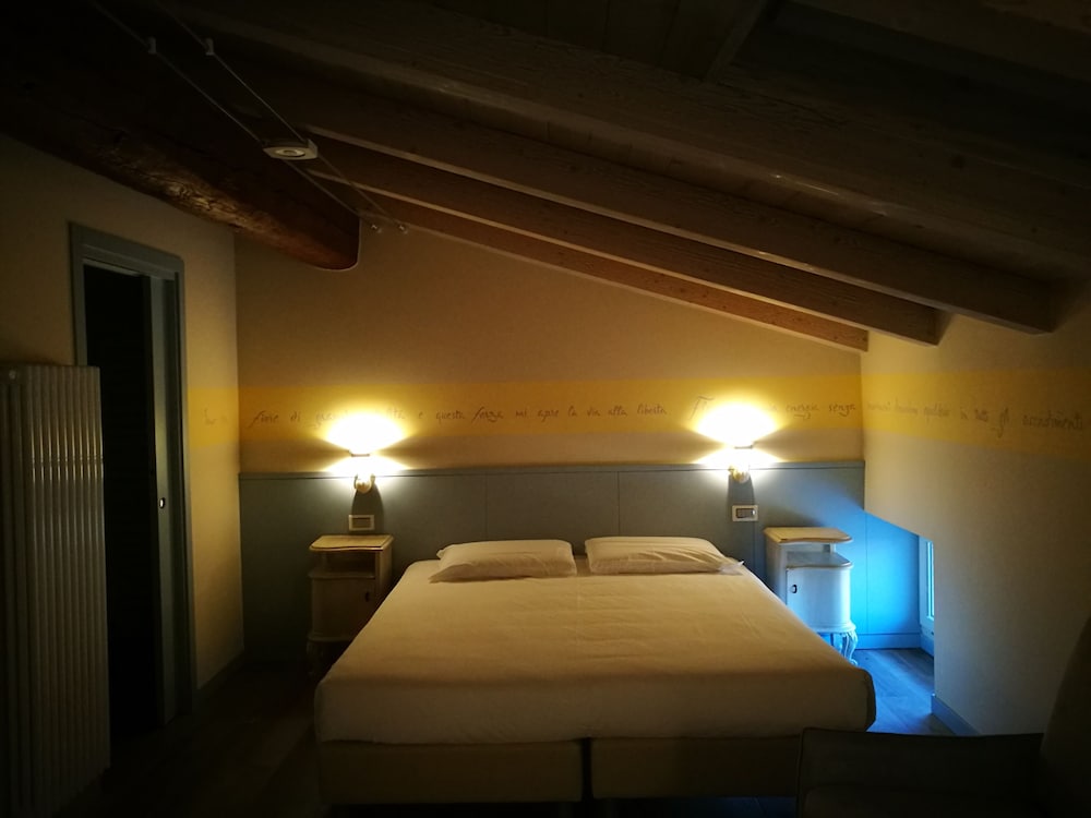 Villa Di Cazzano 37/58