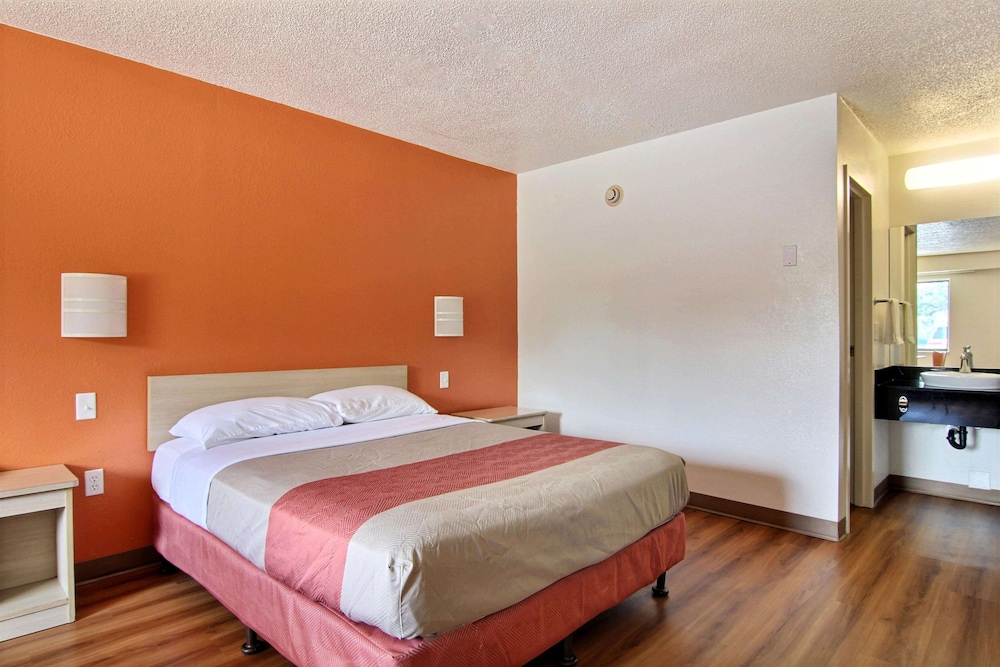 Motel6 Middleburg Heights, OH - Cleveland 31/49
