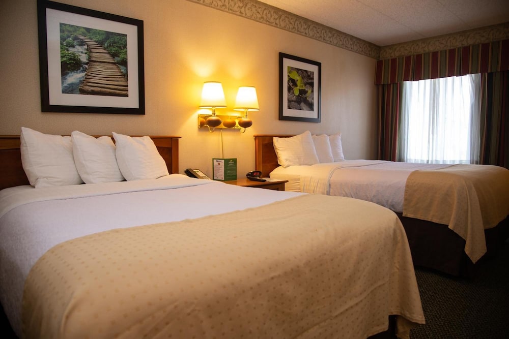 Holiday Lodge Hotel &amp; Conference Center 10/50