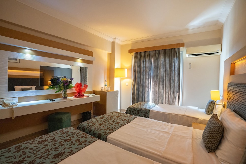 غرفة ثلاثية بثلاثة أسرّة، Marbel Hotel 5/8
