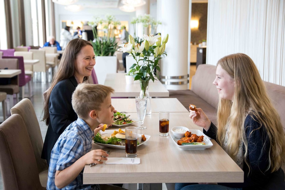 restaurant cafeteria