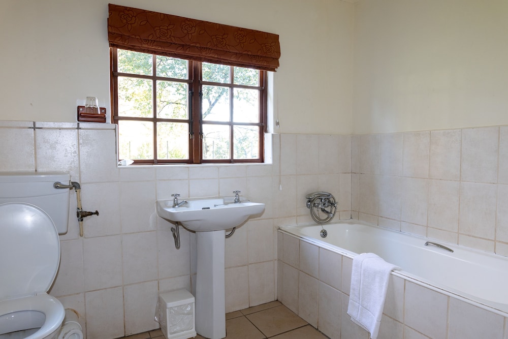 PREMIER HOTEL HIMEVILLE ARMS 49/50