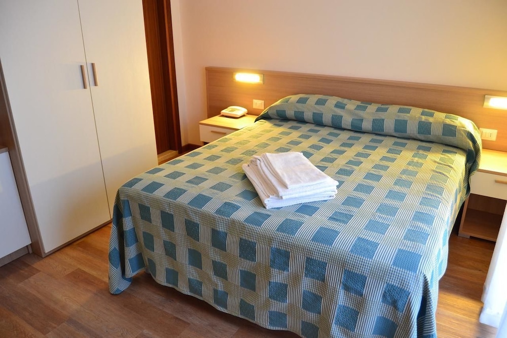 Hotel Midi 8/37