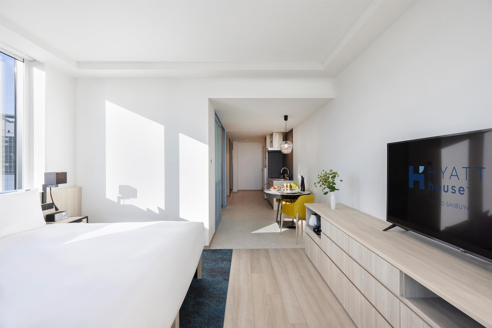 PREMIUM, KING BED, SOFA