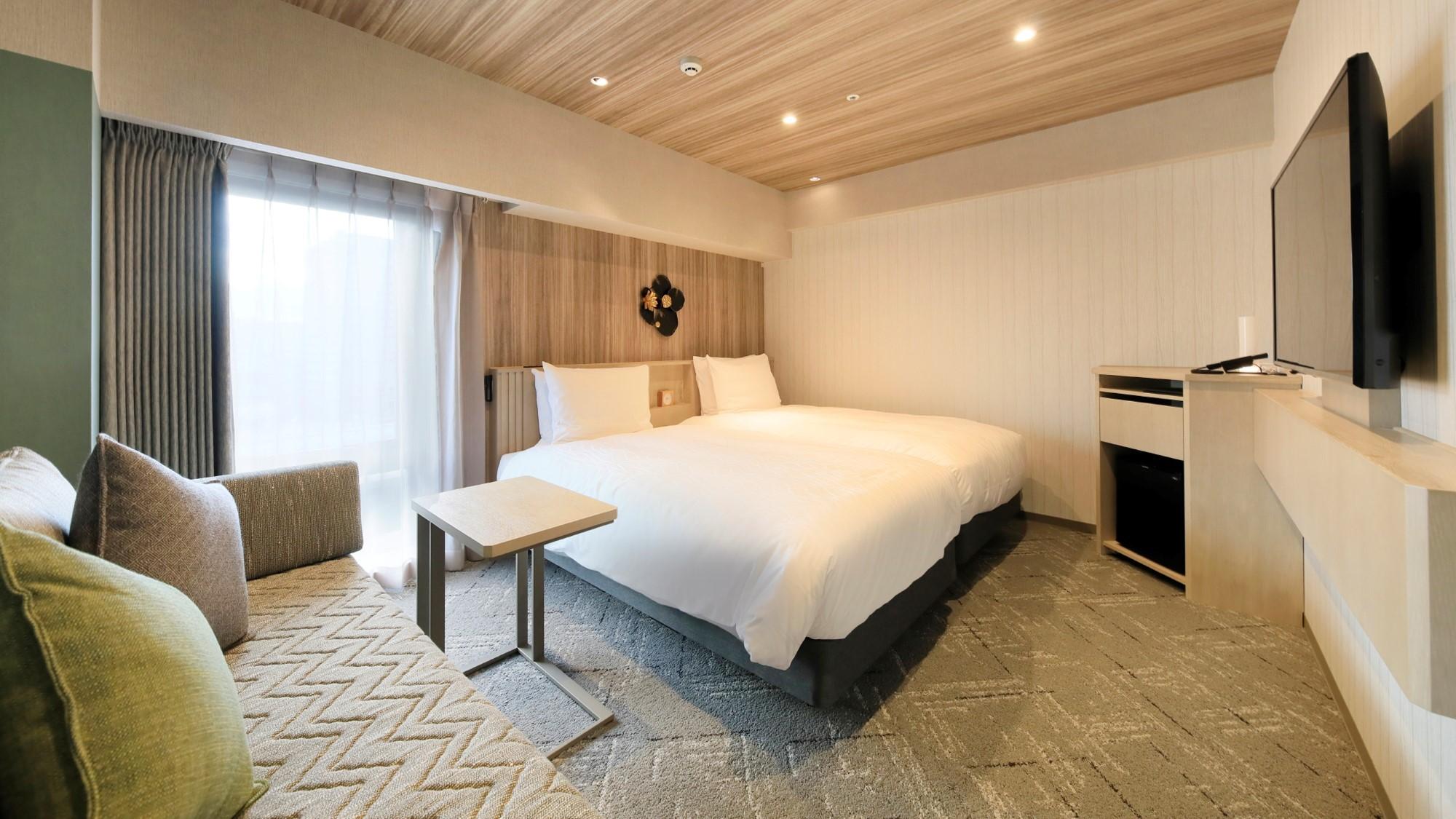 Room, Twin Beds, Station View, Smoking