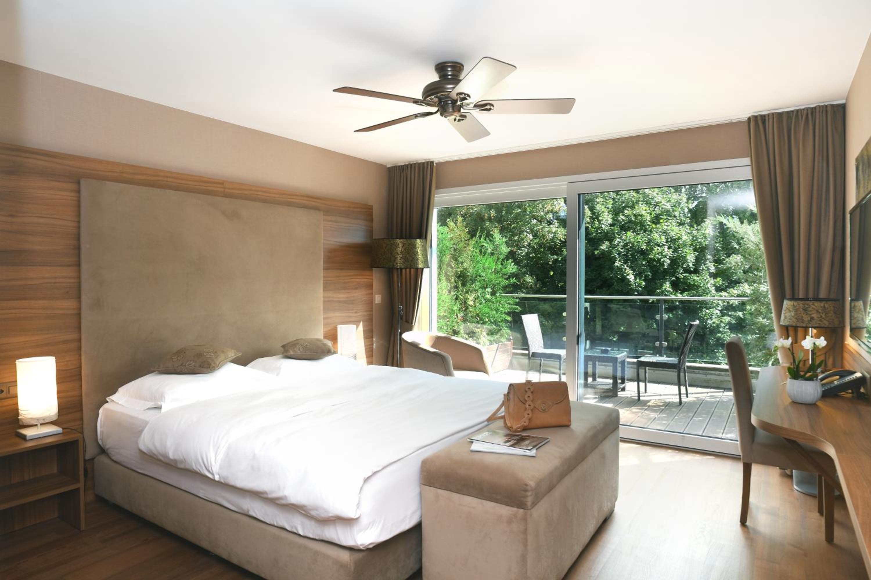 Deluxe, Double Bed, Forest View