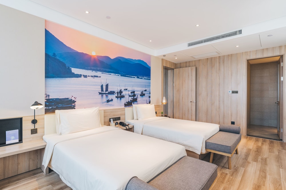 Atour Hotel (Suzhou North High Speed Railway Station, Qiyage Garden) 13/44