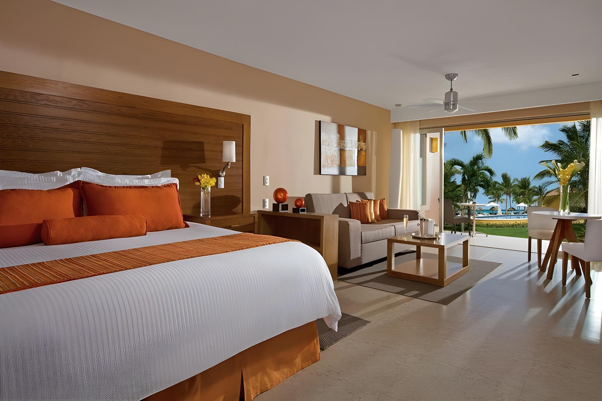 Preferred Club, Junior Suite, King Bed, Tropical View