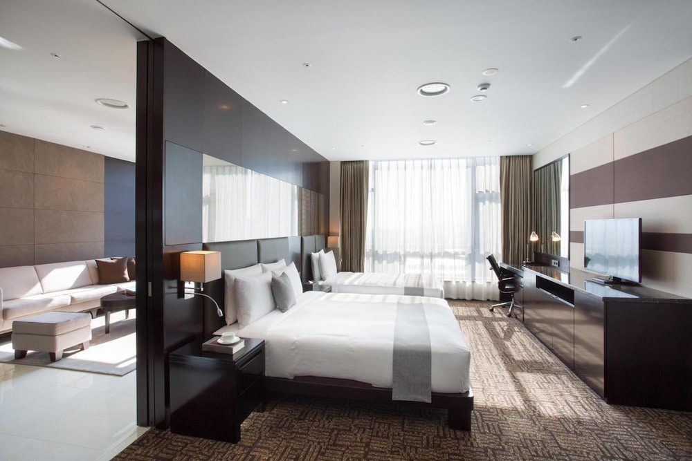 Isquare Hotel 16/50