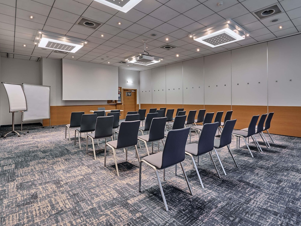 Novotel Zurich Airport Messe Hotel 54/64