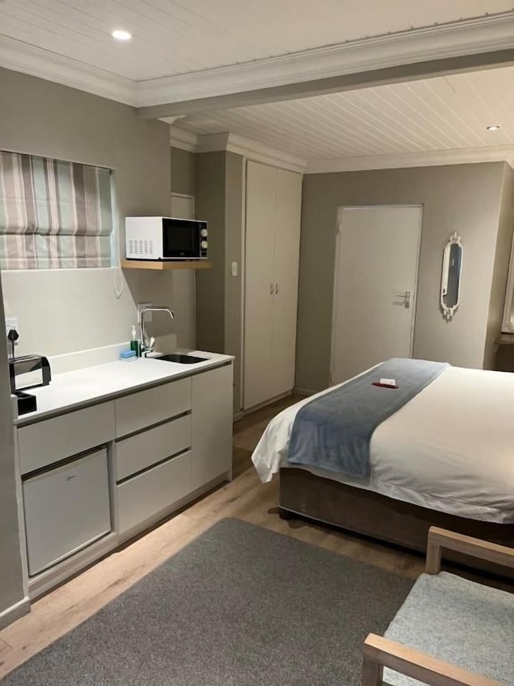 Margate Place Guesthouse 50/50